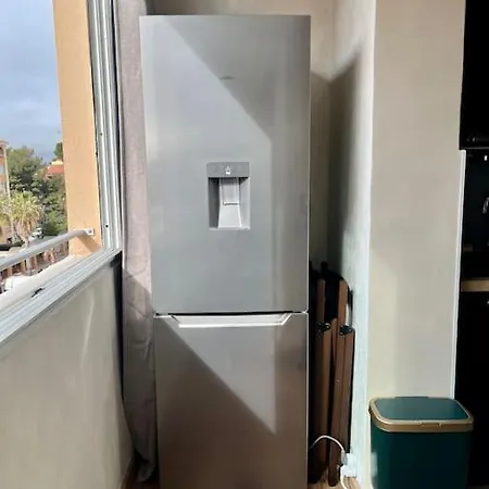 Apartment 35m2 Sur Le Port D'hyeres - 3 Etoiles